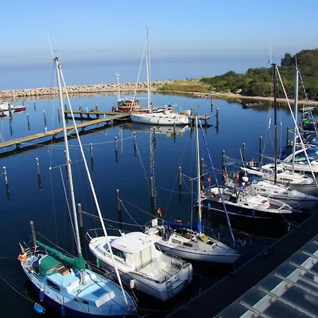 Nyaraló Wellenbrecher Glowe - Ruegen