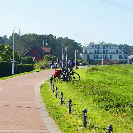 Nyaraló Wellenbrecher Glowe - Ruegen *